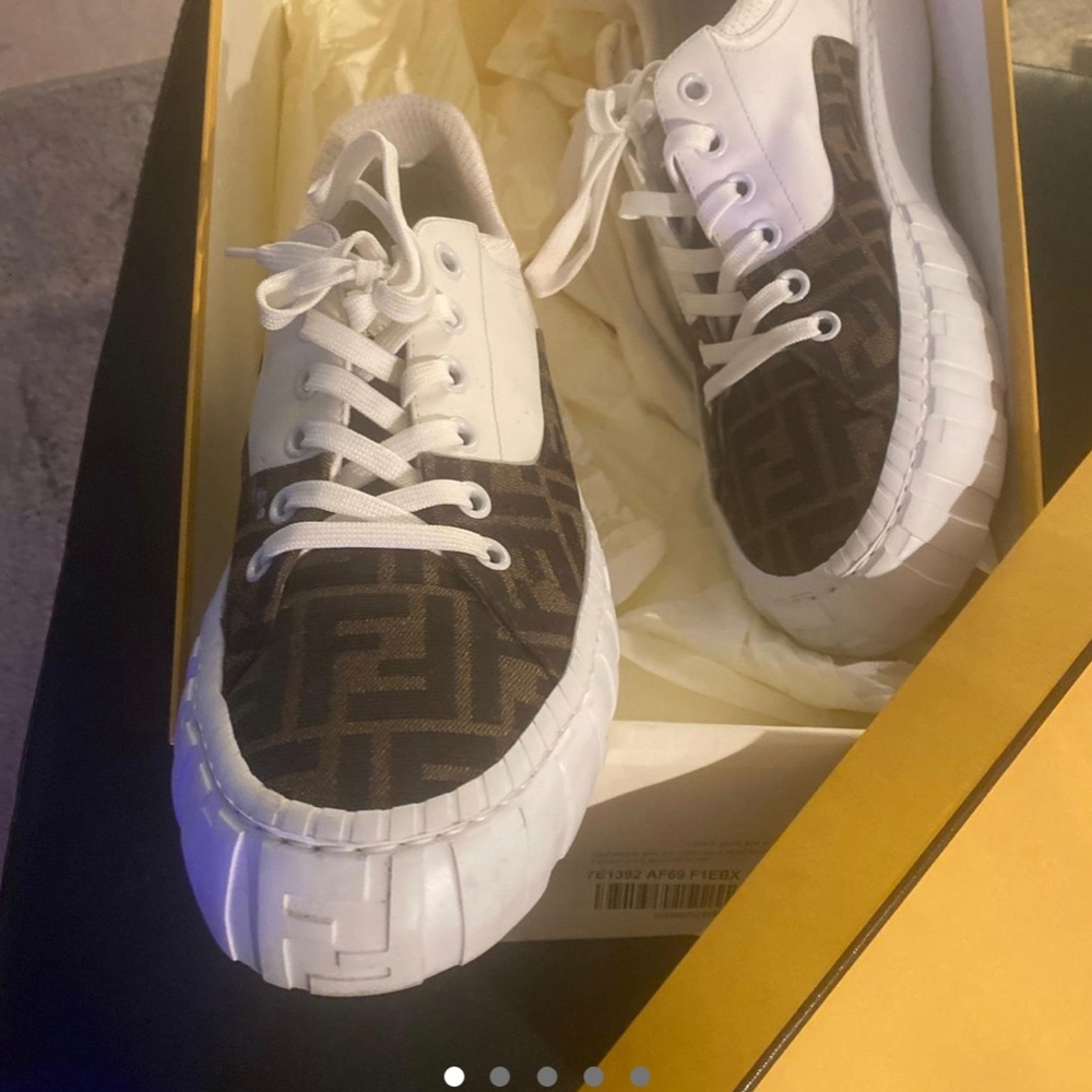 Fendi - Picture 2 of 2